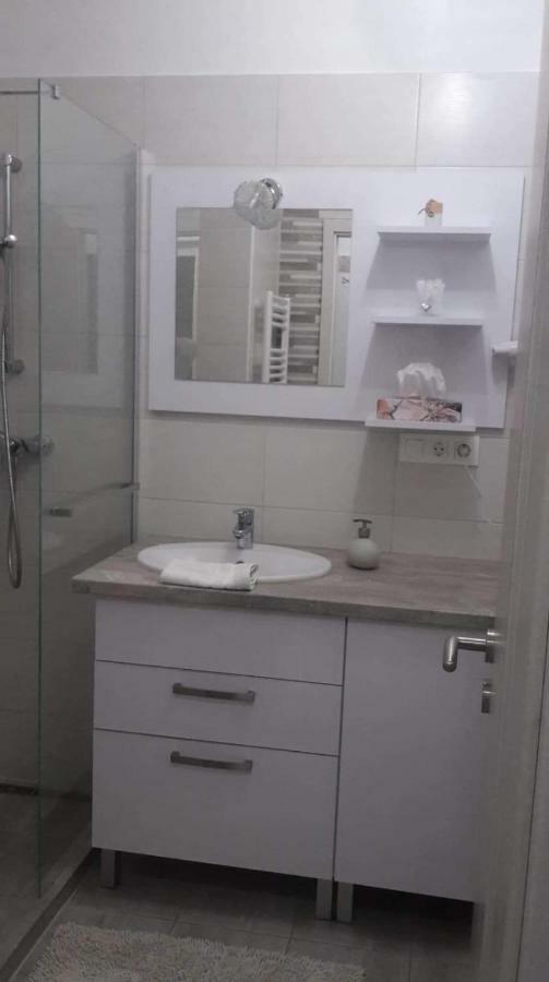 Apartman Sofia Apartment บาลาตอนฟือเรด ภายนอก รูปภาพ